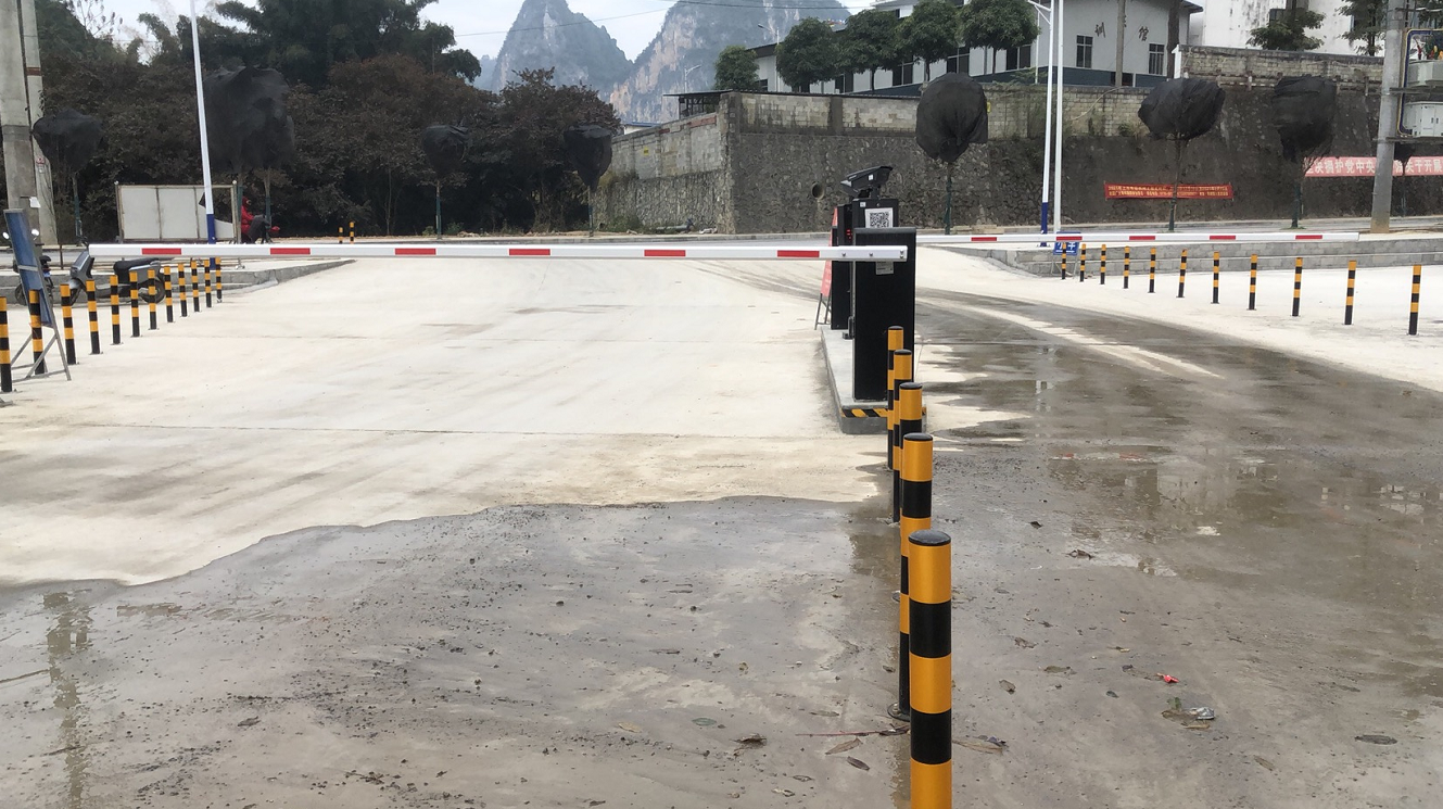河池大货车露天停车场